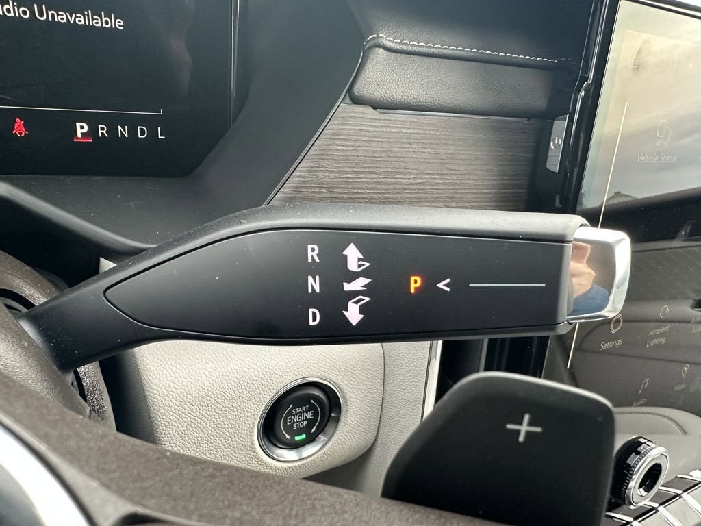 2026 GMC Acadia Denali - Photo 13