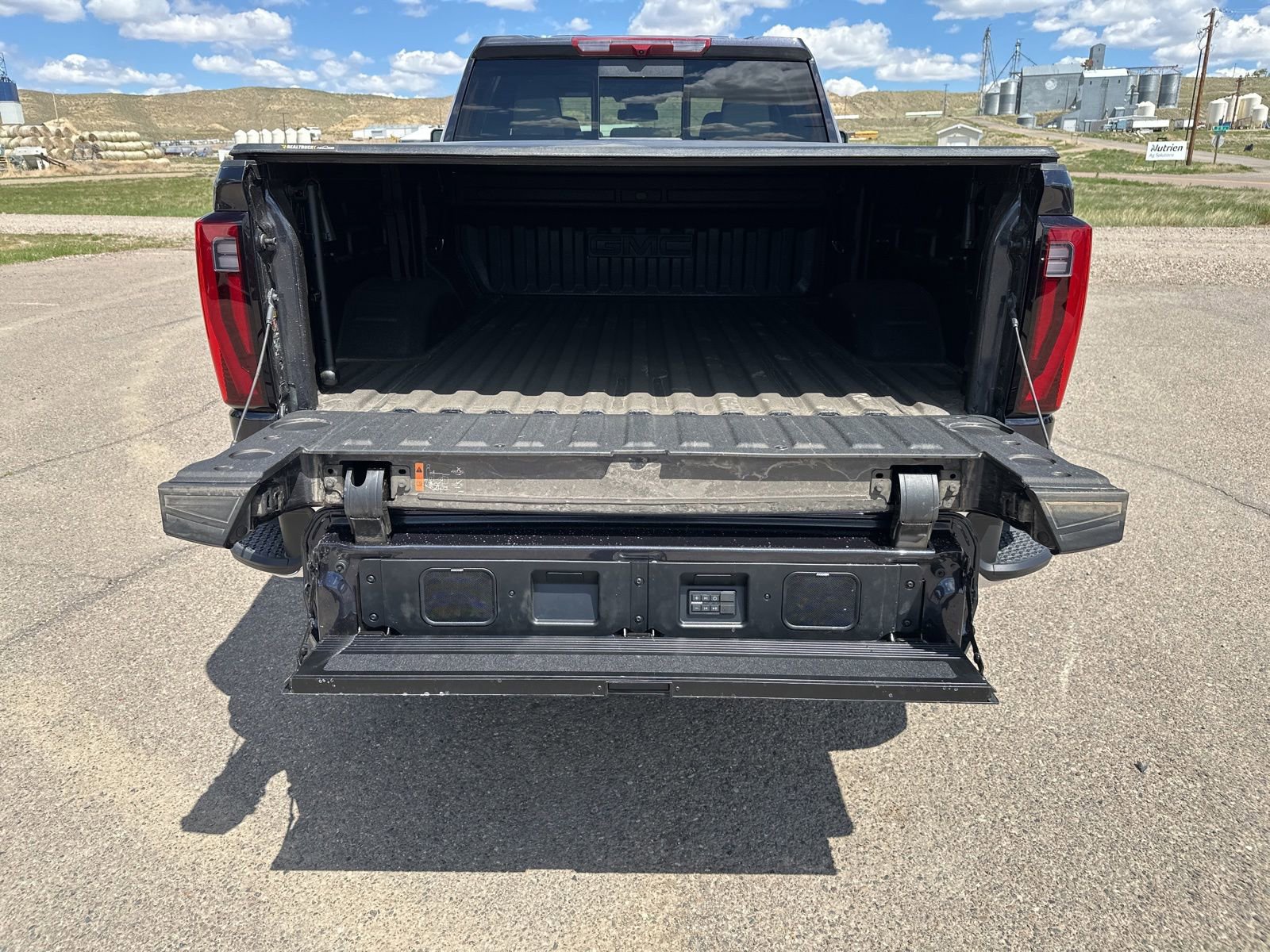 2025 GMC Sierra 3500HD SLT - Photo 27