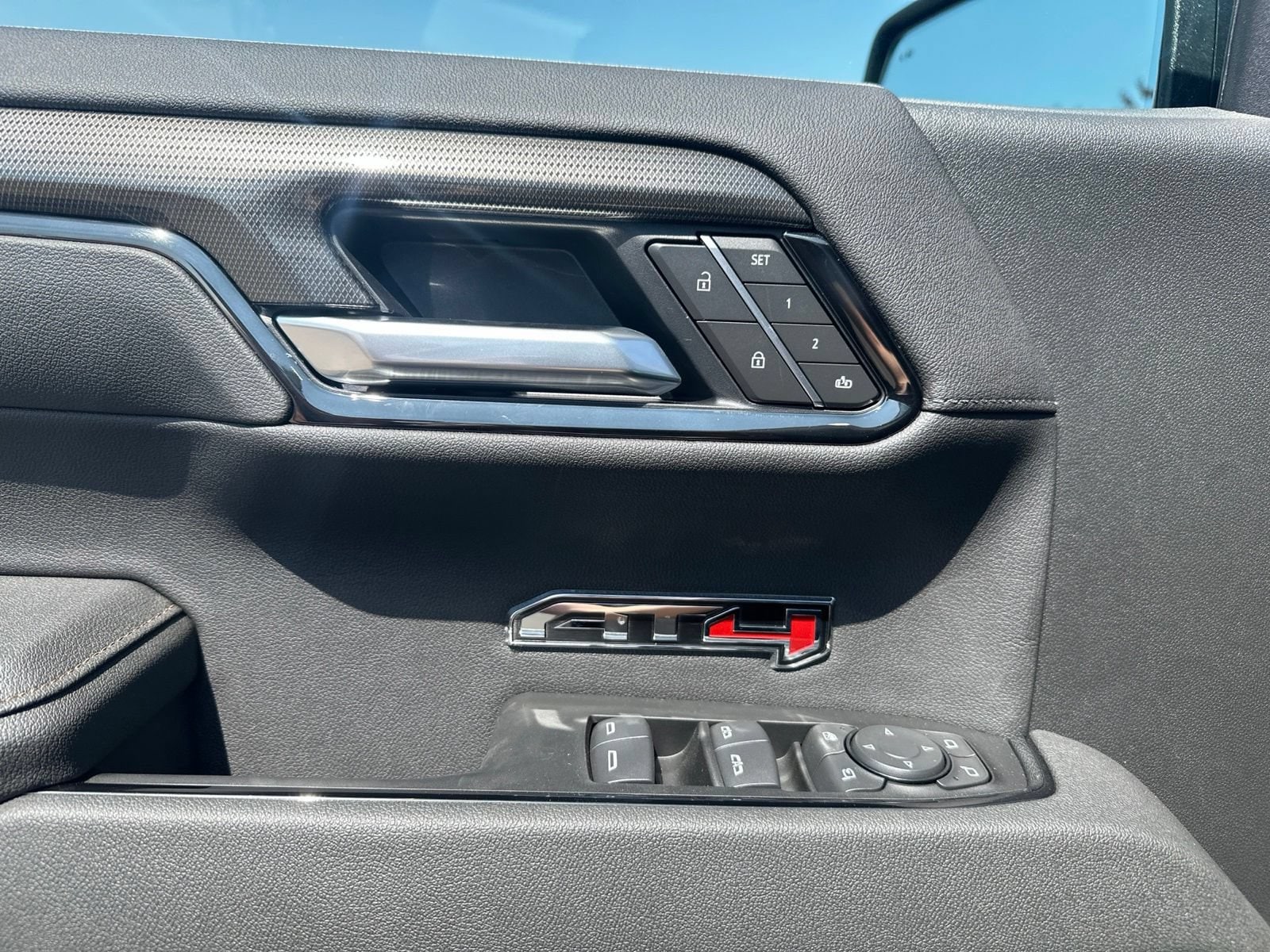 2026 GMC Sierra 1500 AT4 - Photo 9