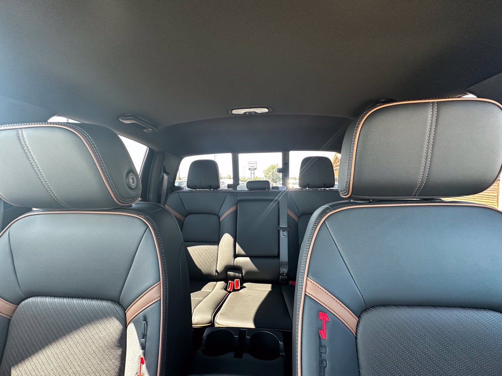 2026 GMC Canyon AT4 - Photo 18