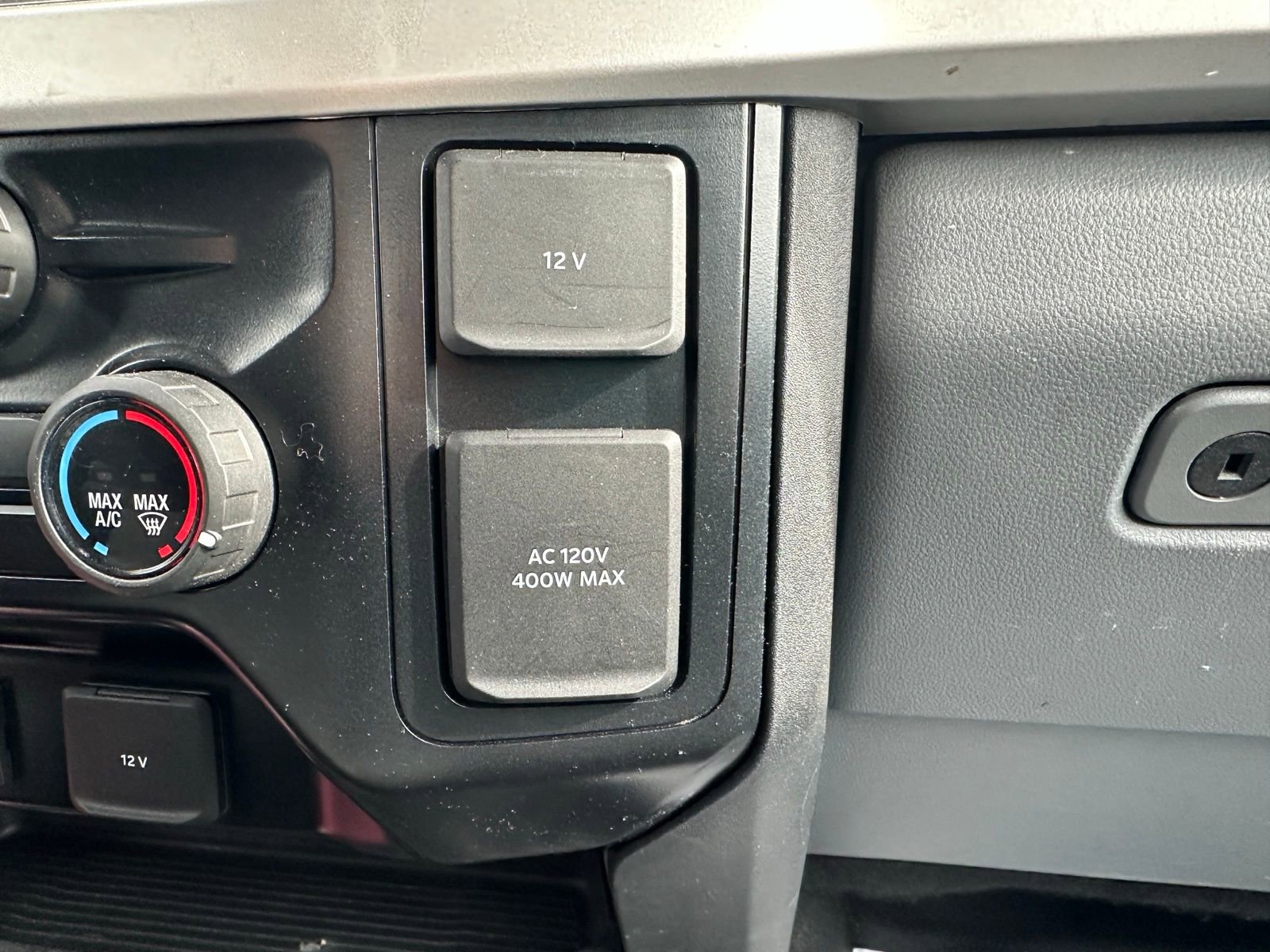 2024 Ford F-550 Super Duty Chassis Cab XLT - Photo 11