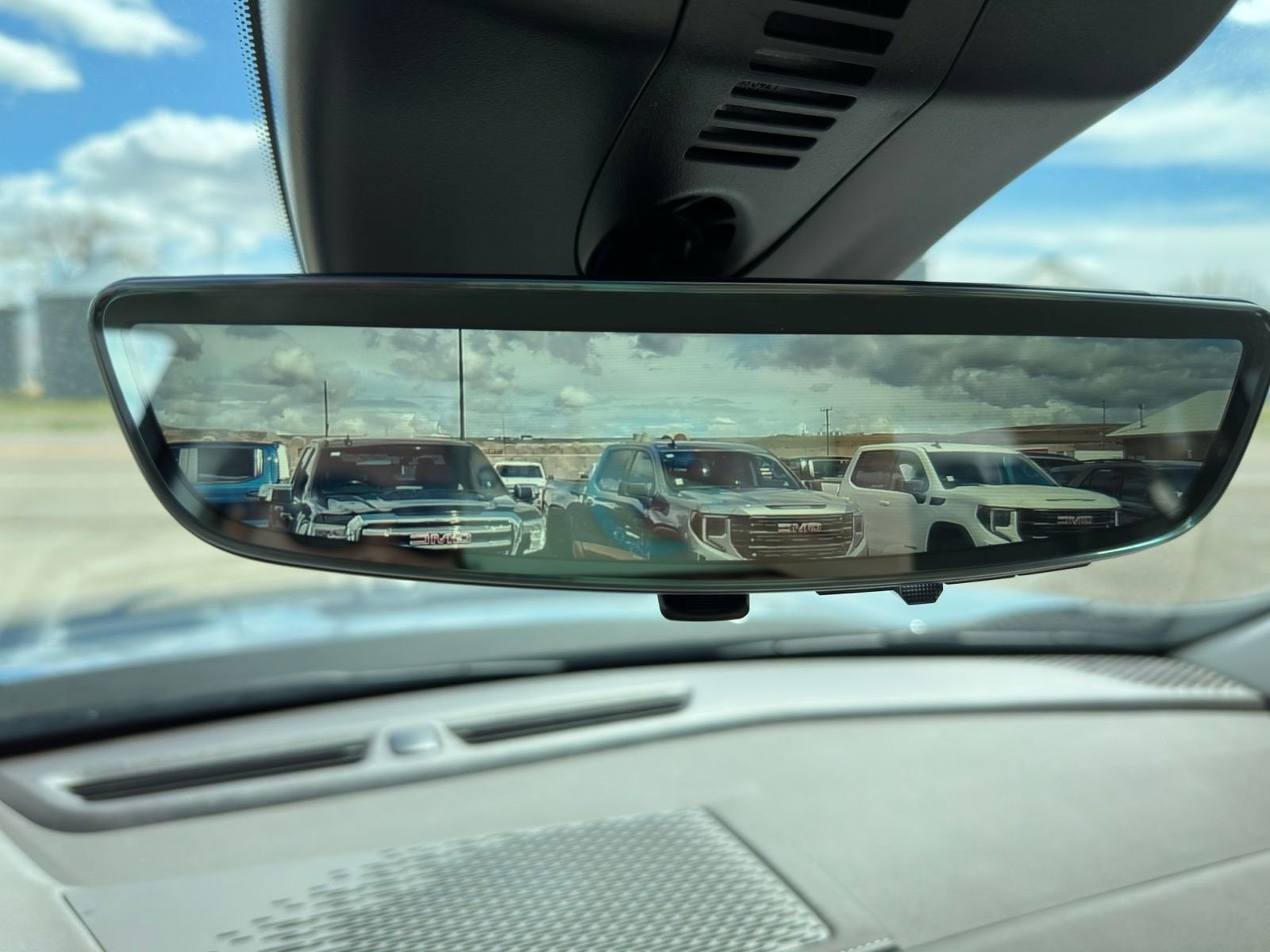 2026 GMC Acadia Denali - Photo 6