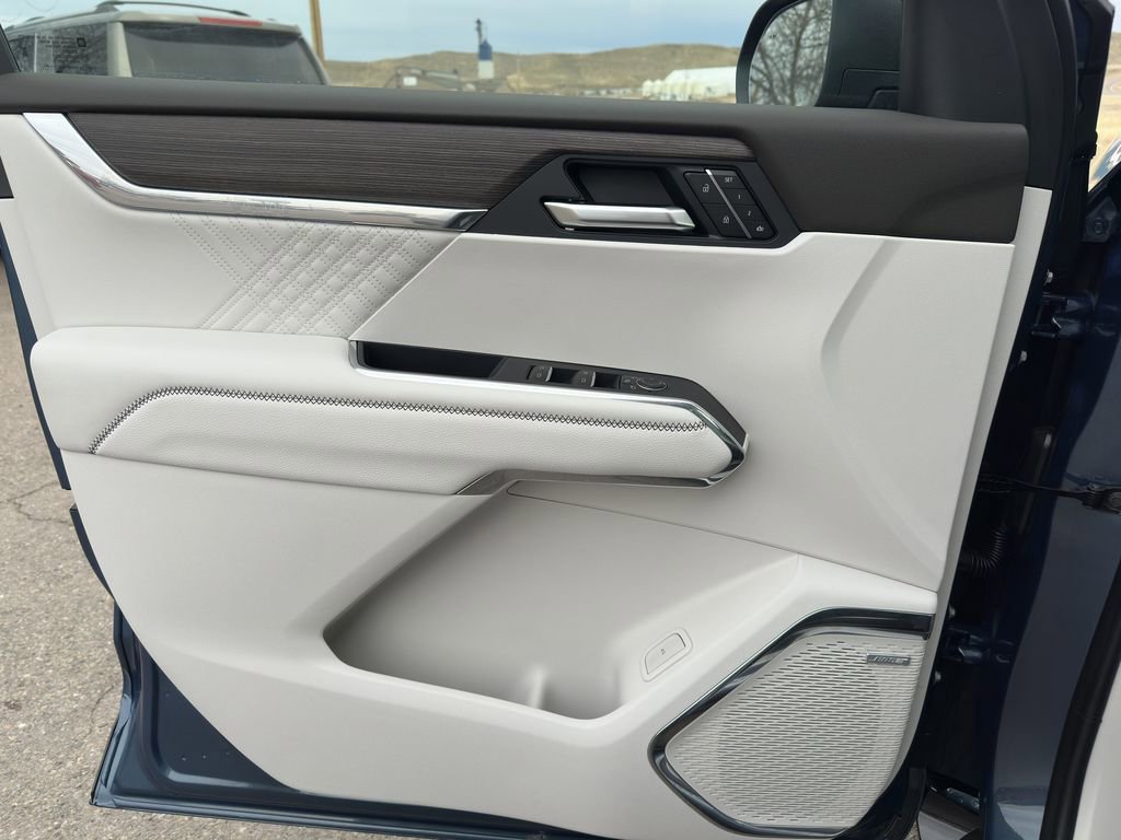 2026 GMC Acadia Denali - Photo 30