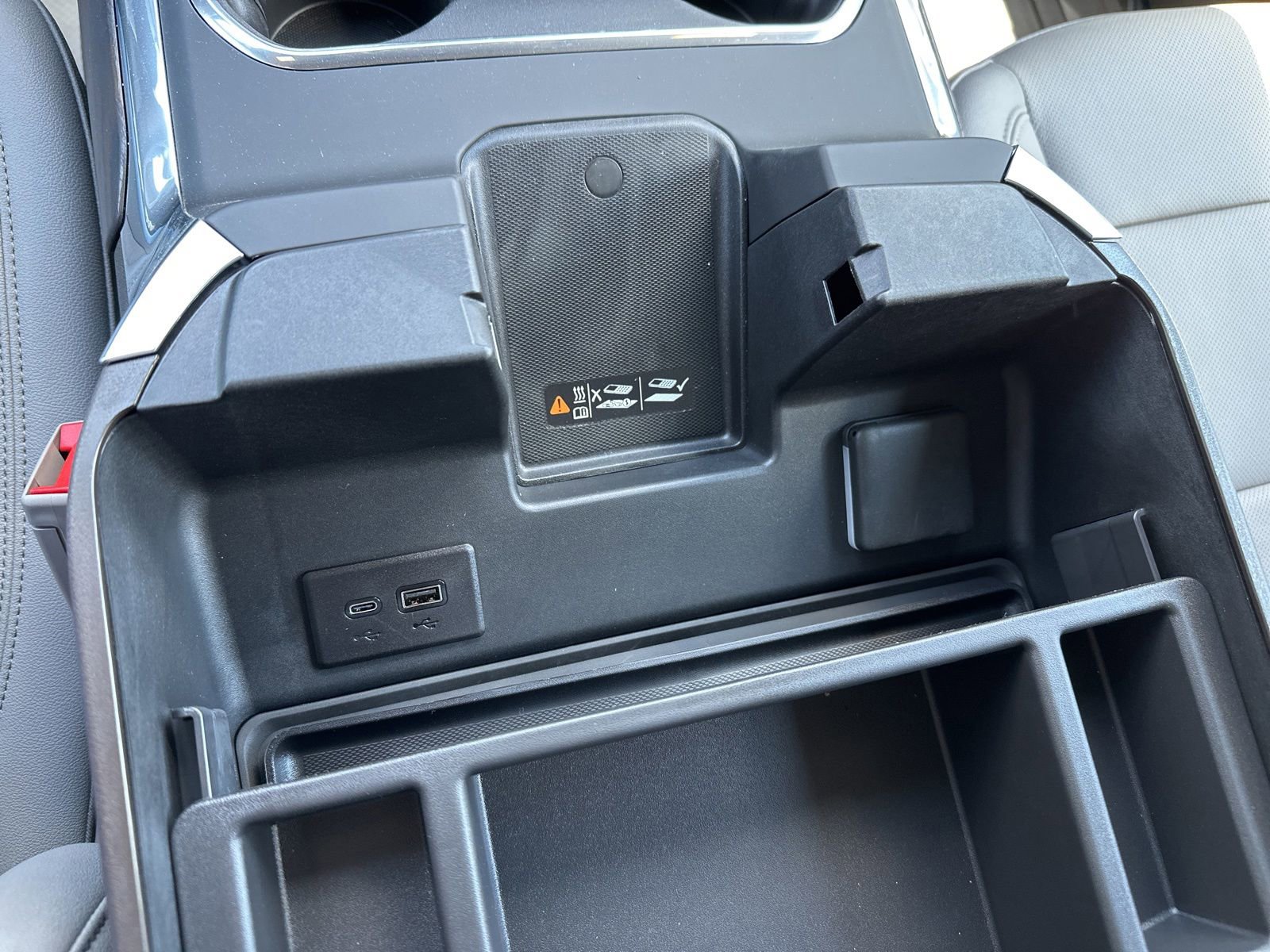 2025 GMC Sierra 3500HD SLT - Photo 18