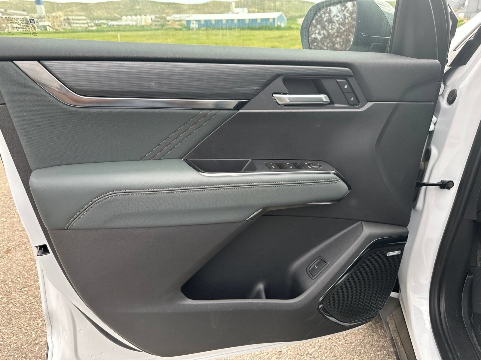 2026 GMC Acadia AT4 - Photo 7