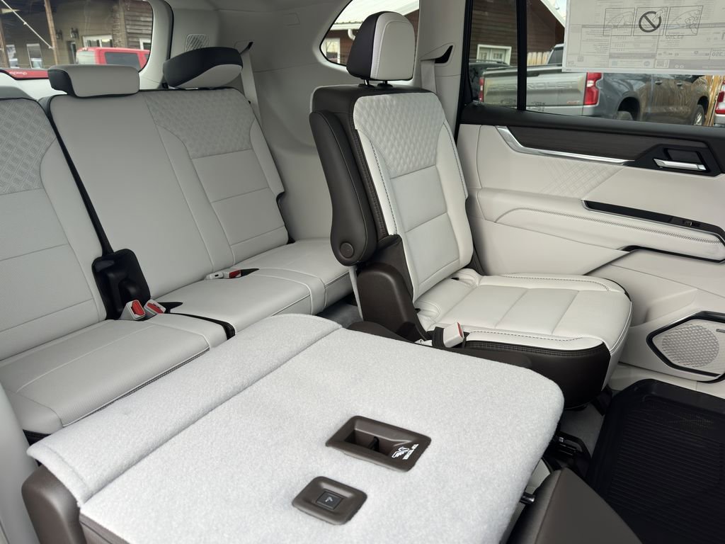 2026 GMC Acadia Denali - Photo 27