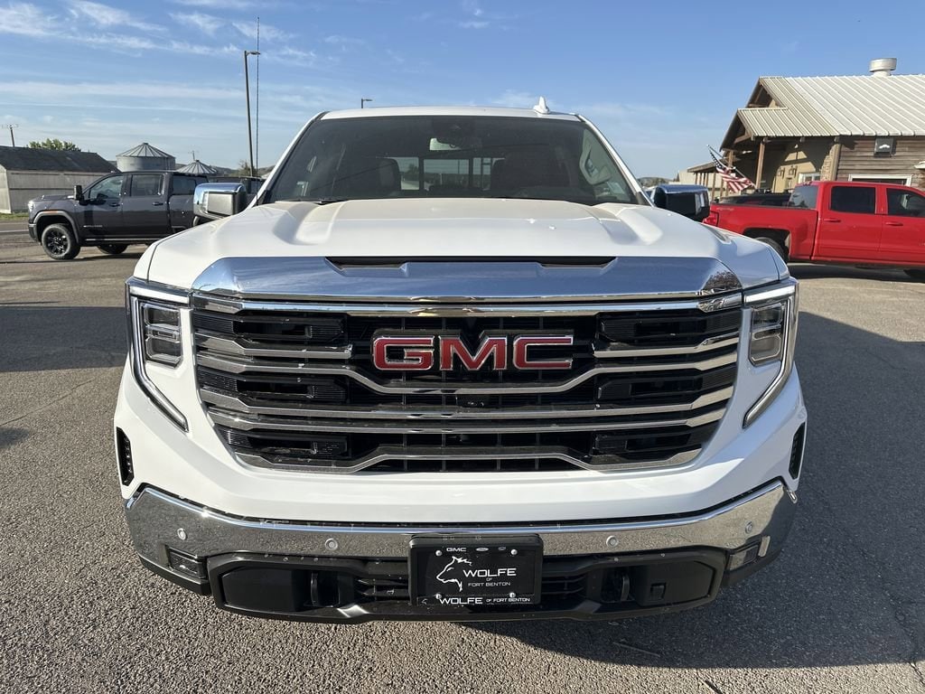 2026 GMC Sierra 1500 SLT - Photo 2