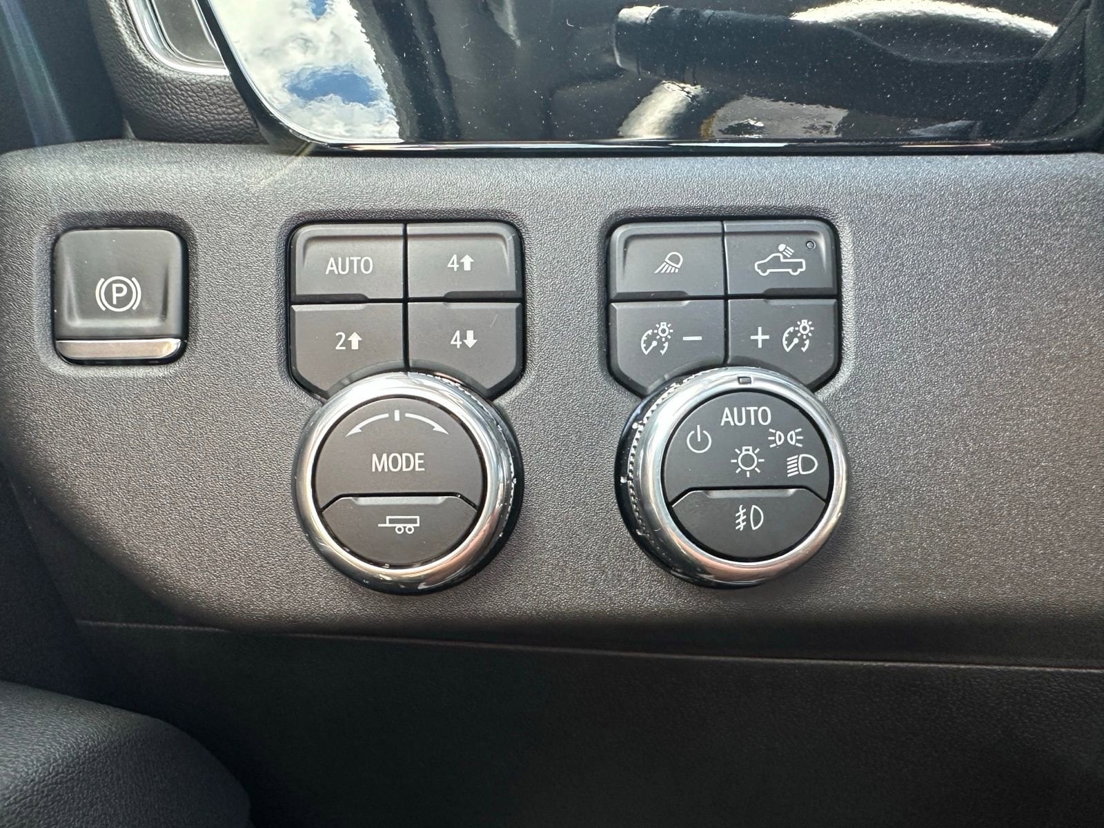 2026 GMC Sierra 1500 SLT - Photo 8