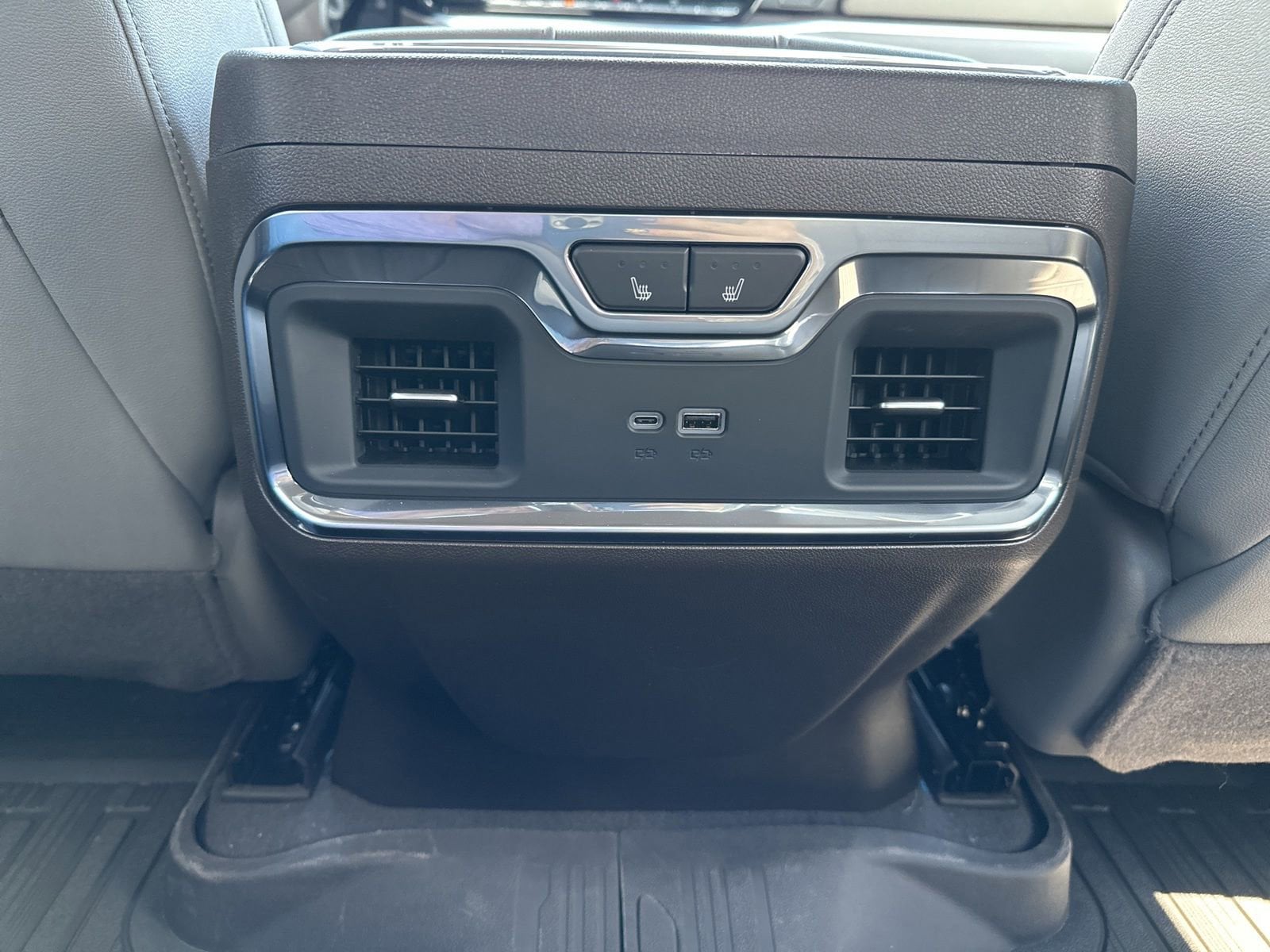 2025 GMC Sierra 3500HD SLT - Photo 20