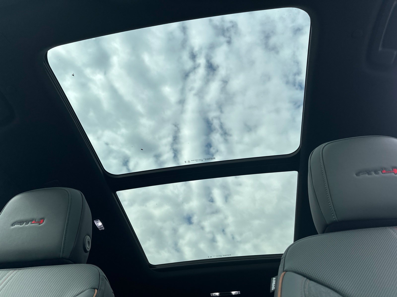 2026 GMC Acadia AT4 - Photo 9