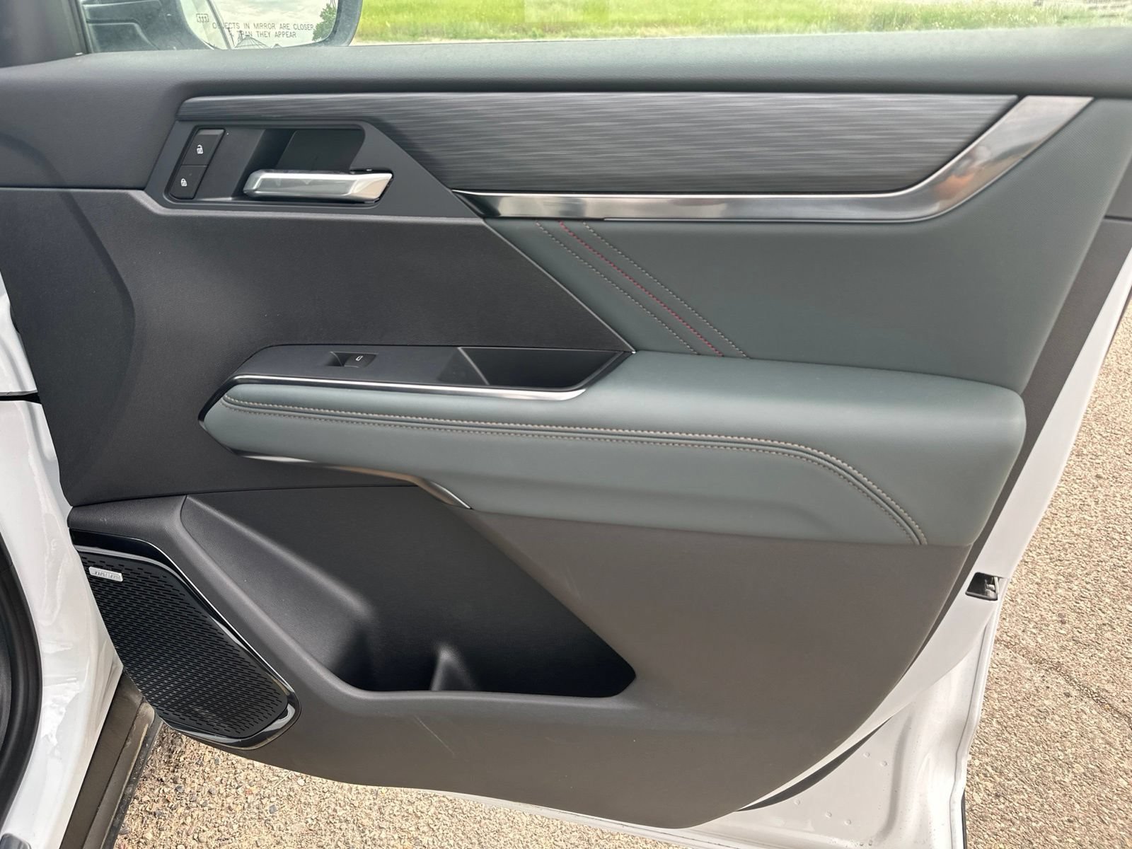 2026 GMC Acadia AT4 - Photo 33