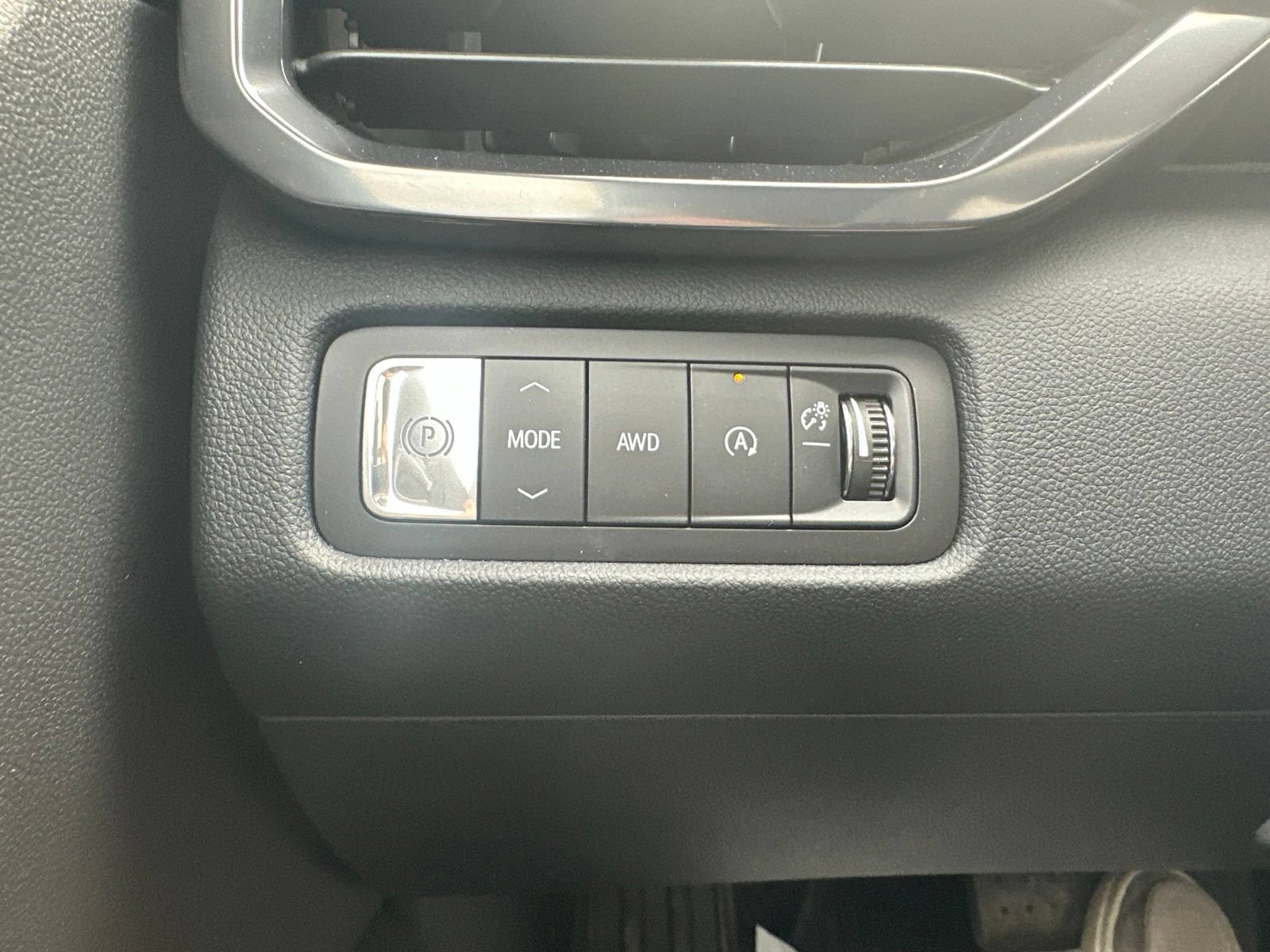 2026 GMC Acadia AT4 - Photo 10