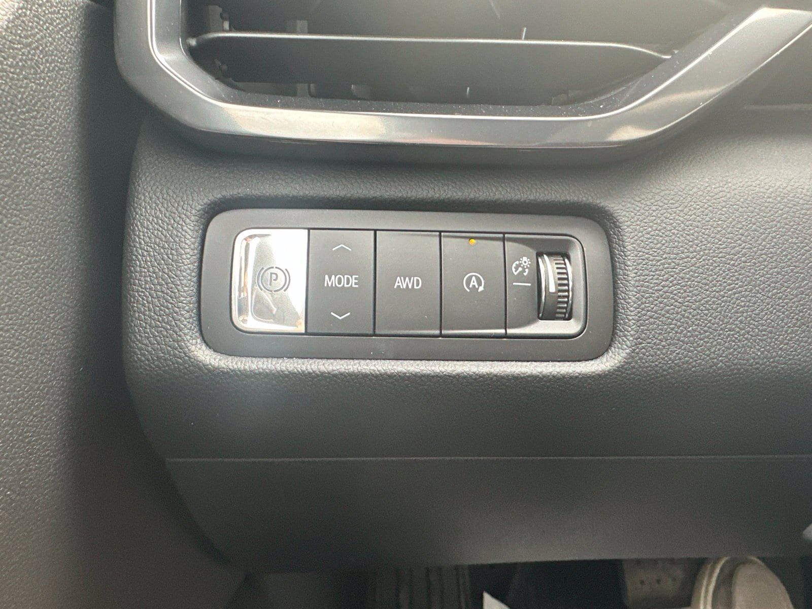 2026 GMC Acadia AT4 - Photo 10