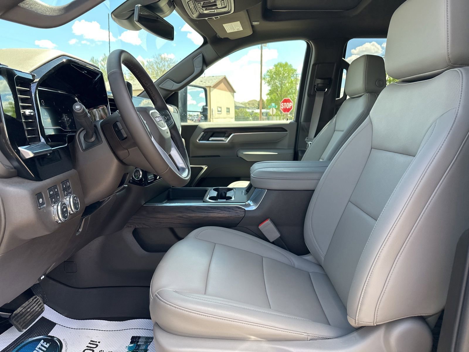 2025 GMC Sierra 3500HD SLT - Photo 6