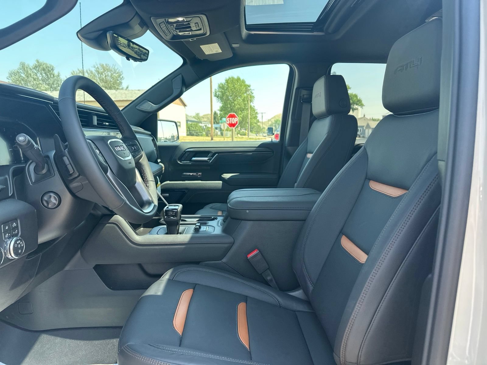 2026 GMC Sierra 1500 AT4 - Photo 7
