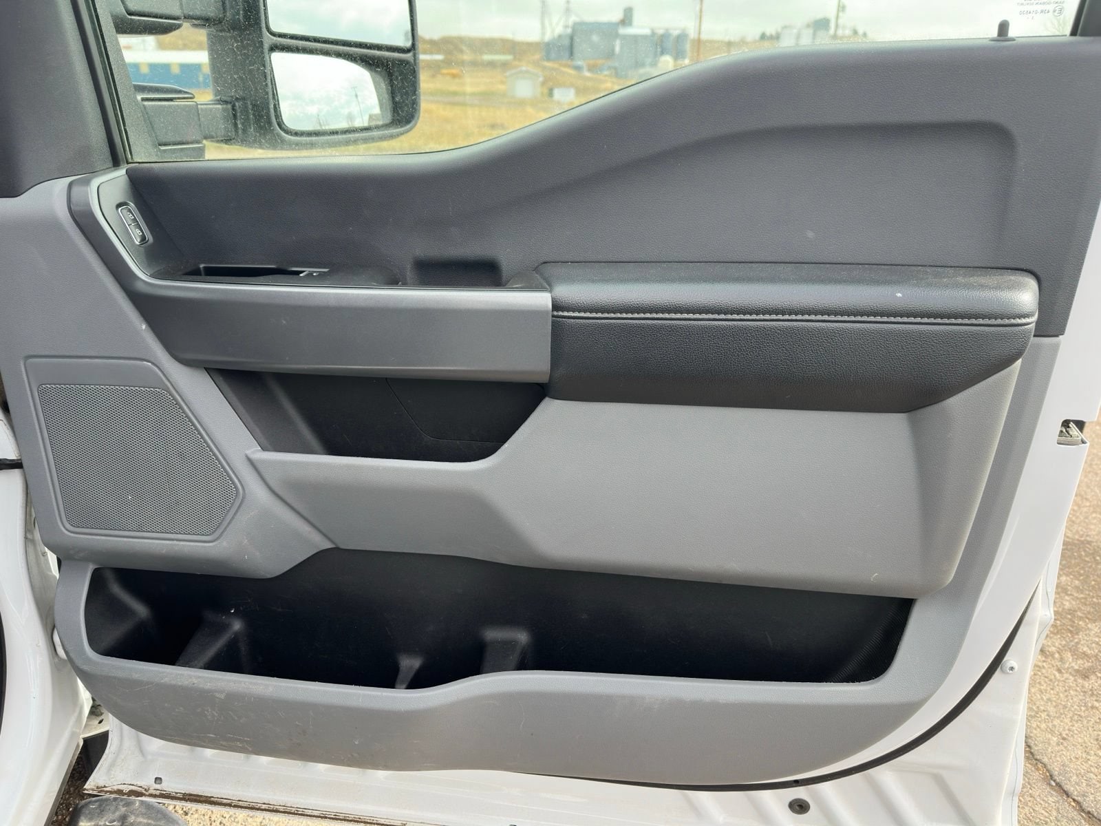 2024 Ford F-550 Super Duty Chassis Cab XLT - Photo 25