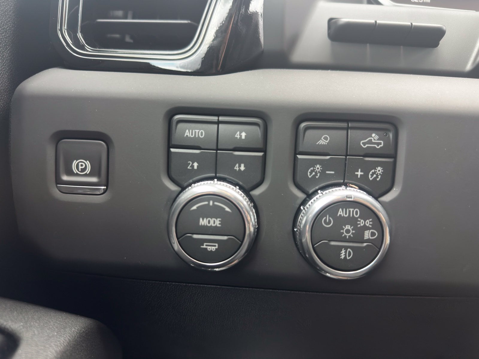 2026 GMC Sierra 3500HD AT4 - Photo 10