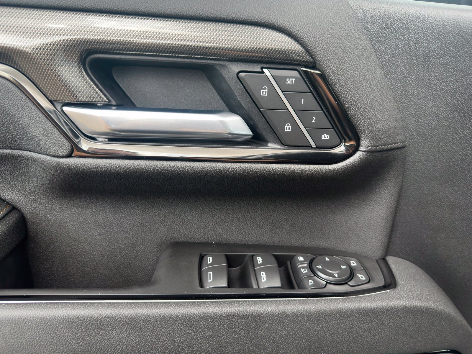 2026 GMC Sierra 3500HD AT4 - Photo 9