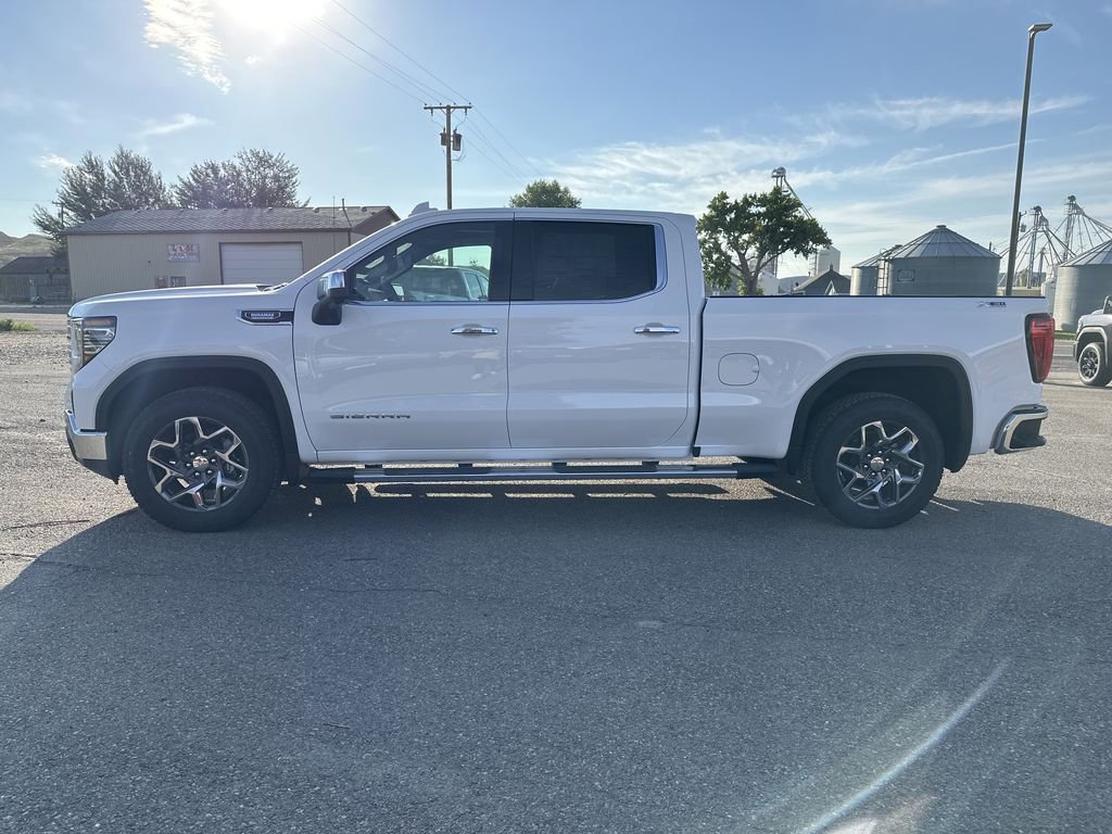 2026 GMC Sierra 1500 SLT - Photo 4