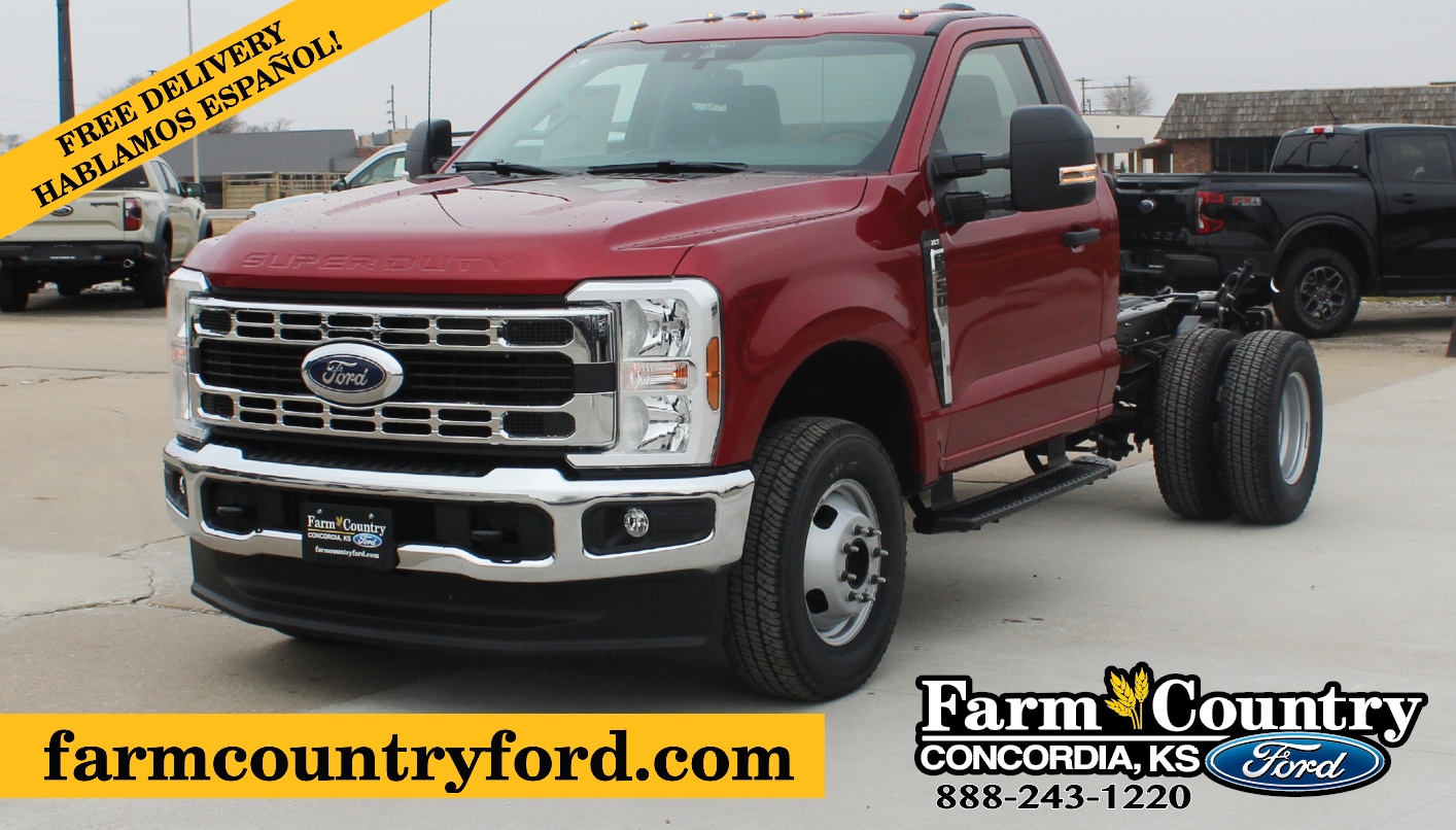2026 Ford F-350 Super Duty Chassis Cab XLT's photo