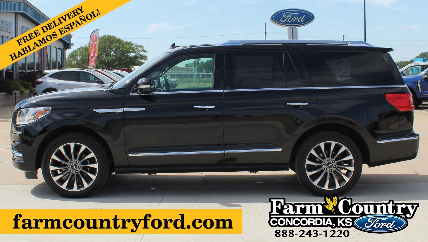 2019 Lincoln Navigator Select photo 2