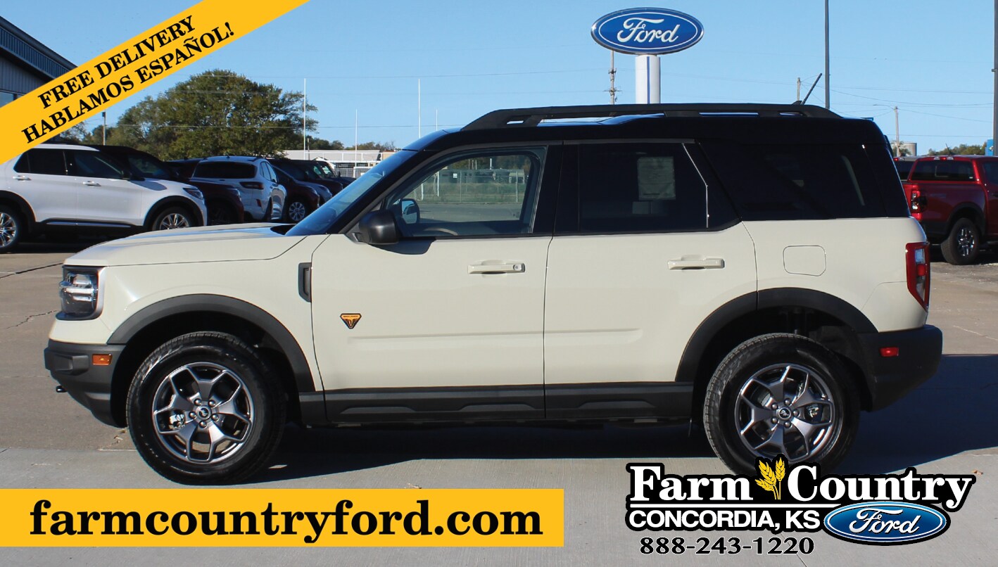 2024 Ford Bronco Sport Badlands photo 2