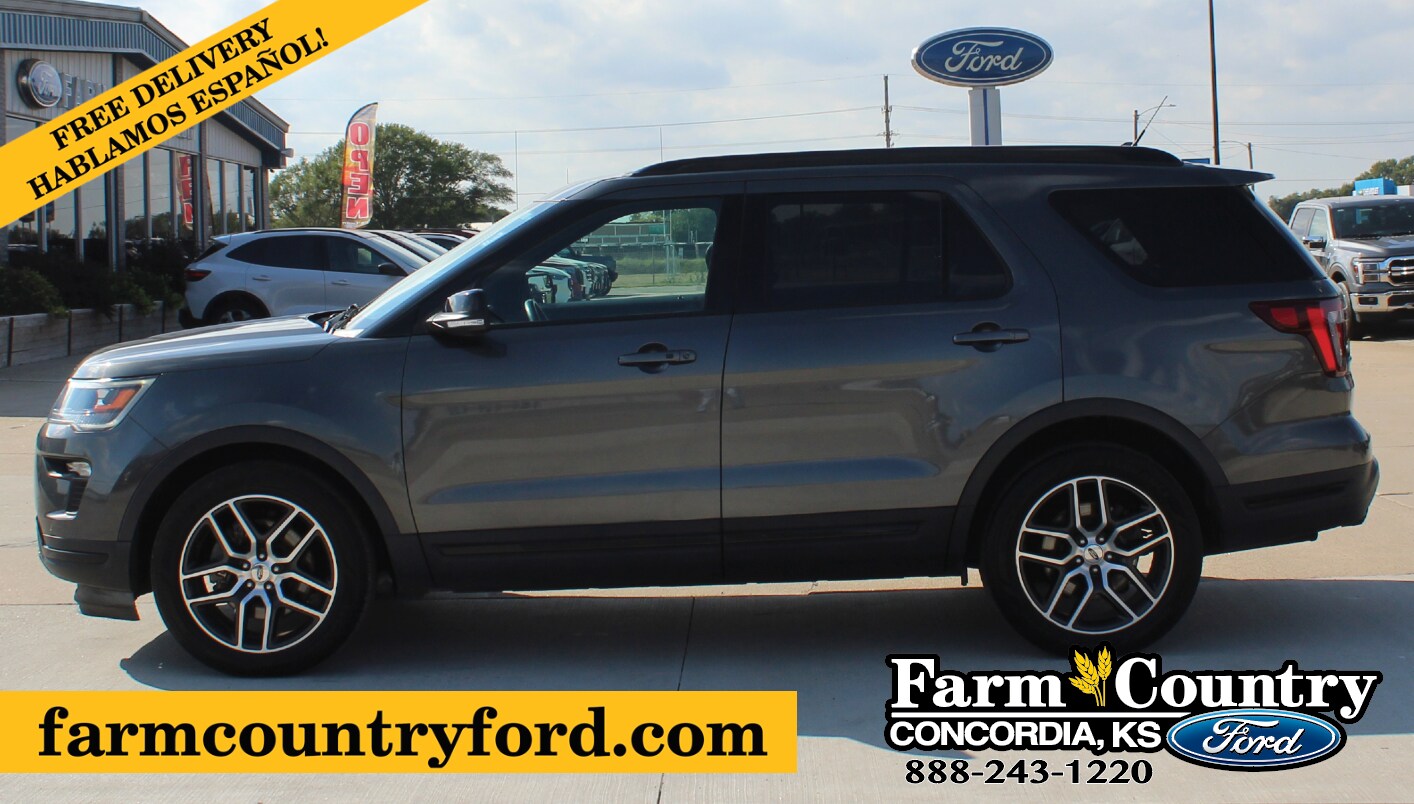 2018 Ford Explorer Sport photo 2