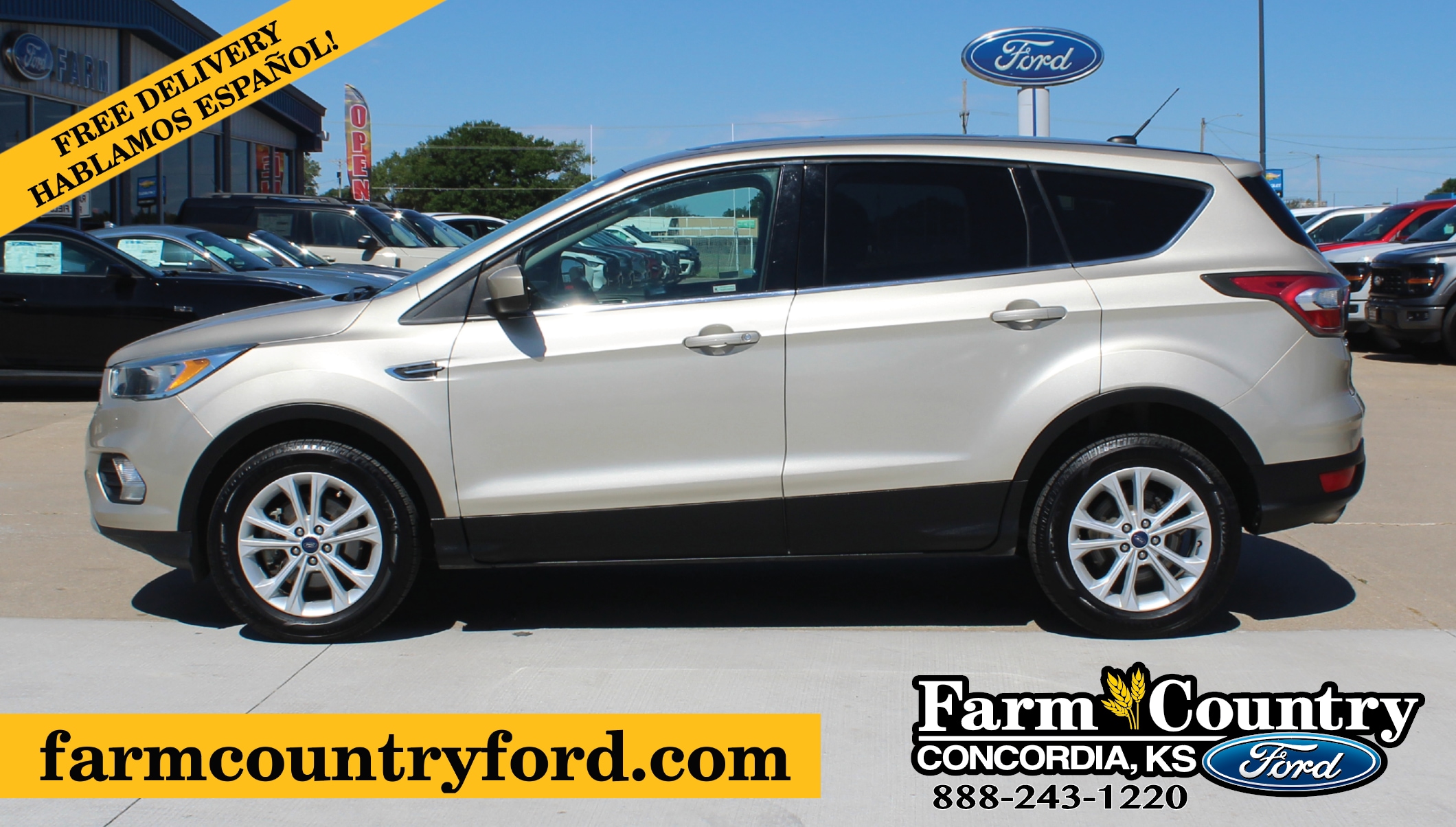 Used 2017 Ford Escape SE with VIN 1FMCU9GD1HUB52996 for sale in Concordia, KS