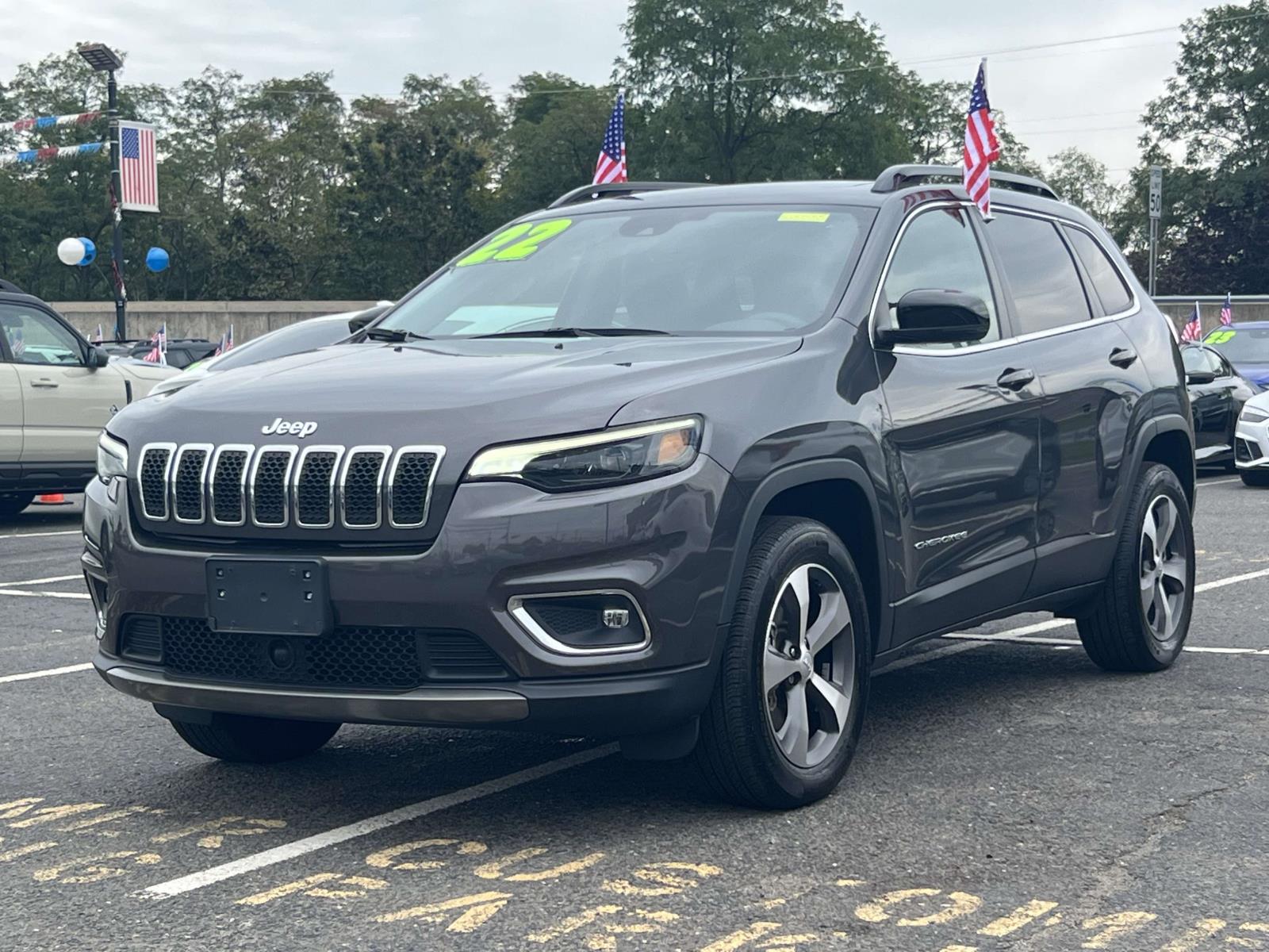 2022 Jeep Cherokee Limited photo 2