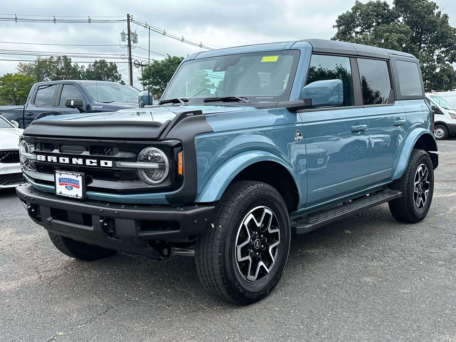 2022 Ford Bronco Base Big Bend Black Diamond Outer Banks photo 2