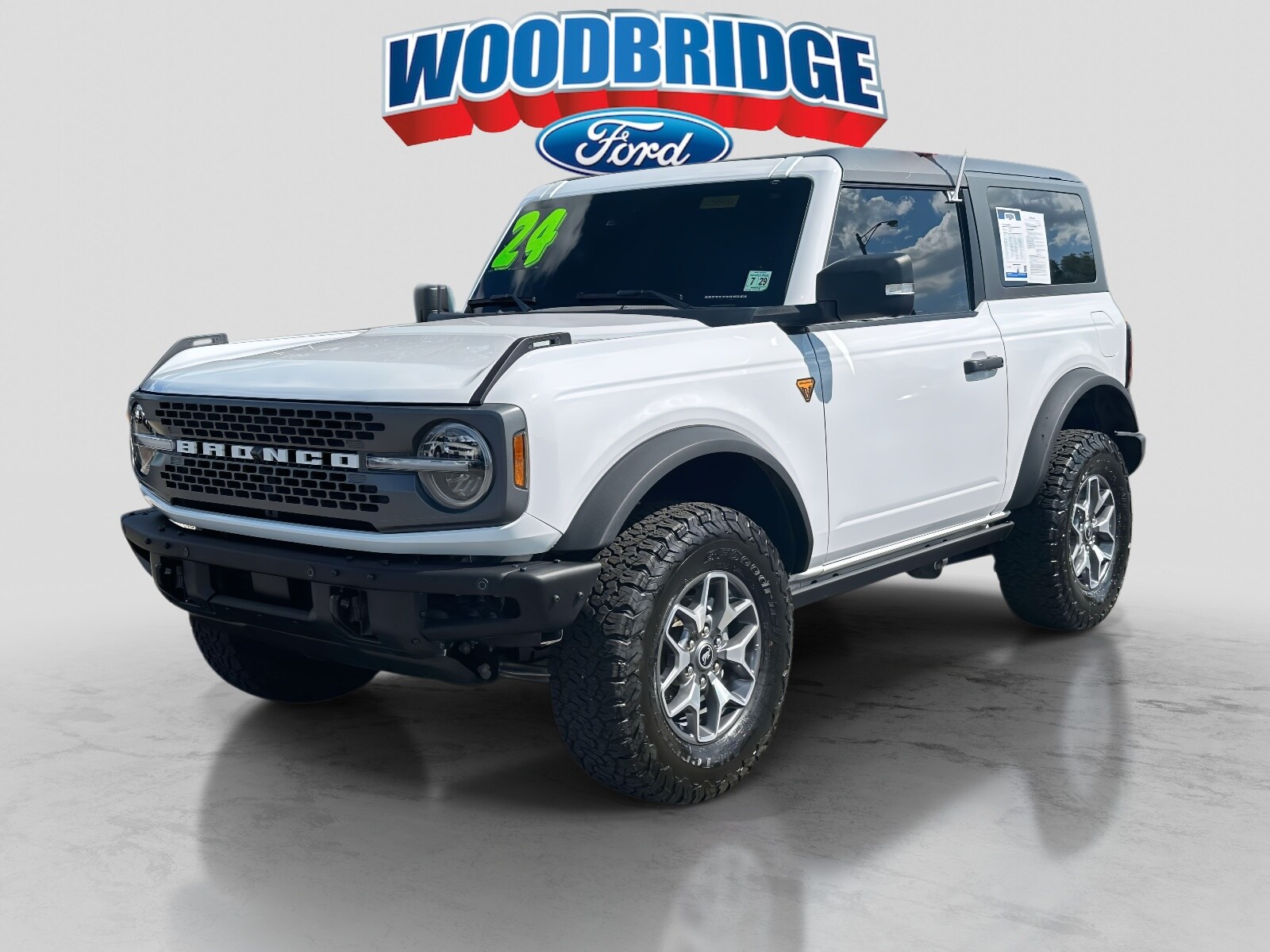 2024 Ford Bronco Badlands photo 2