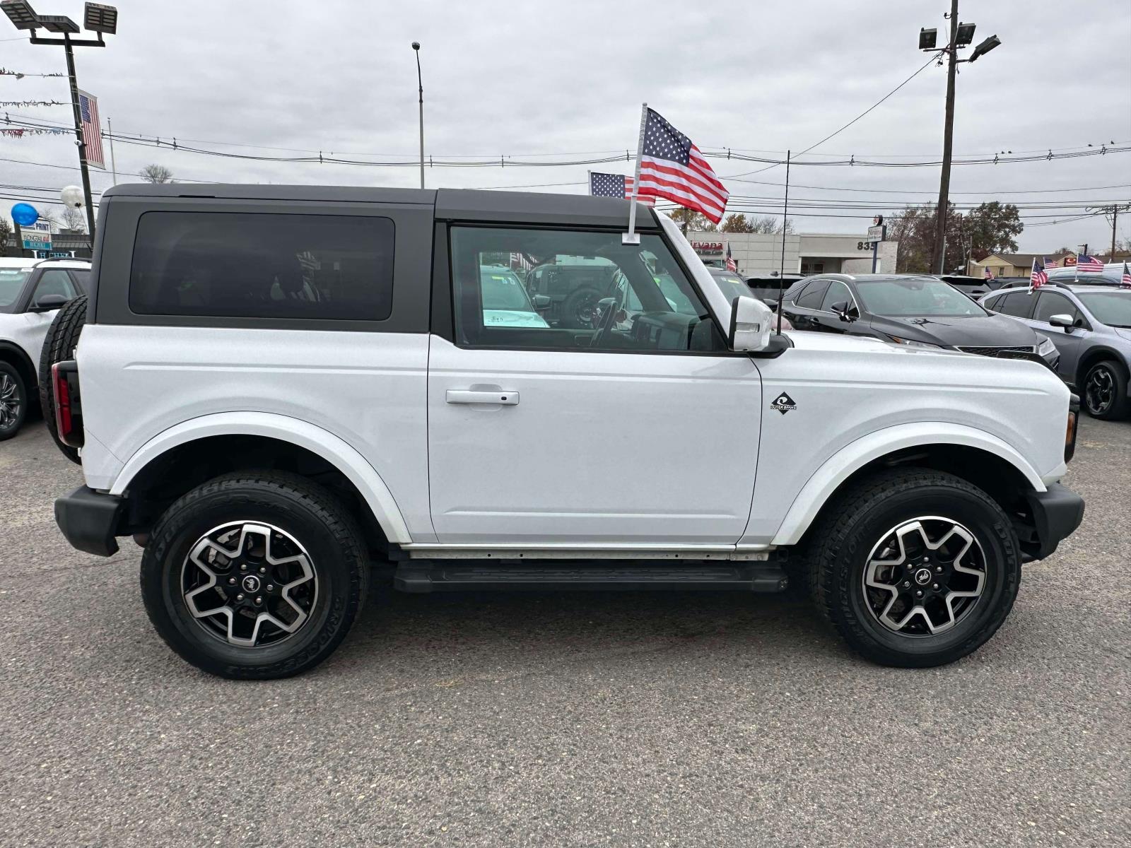 2023 Ford Bronco Base photo 3