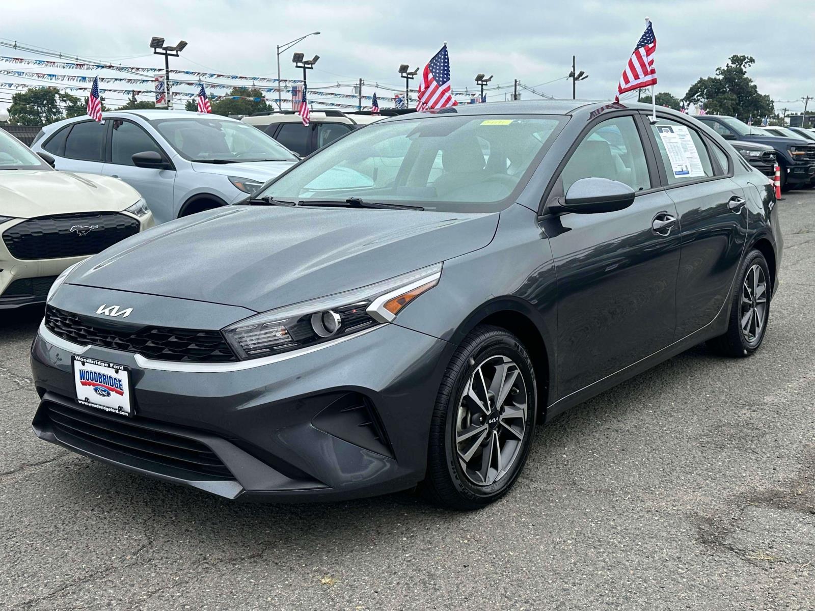 2023 Kia Forte LXS photo 2