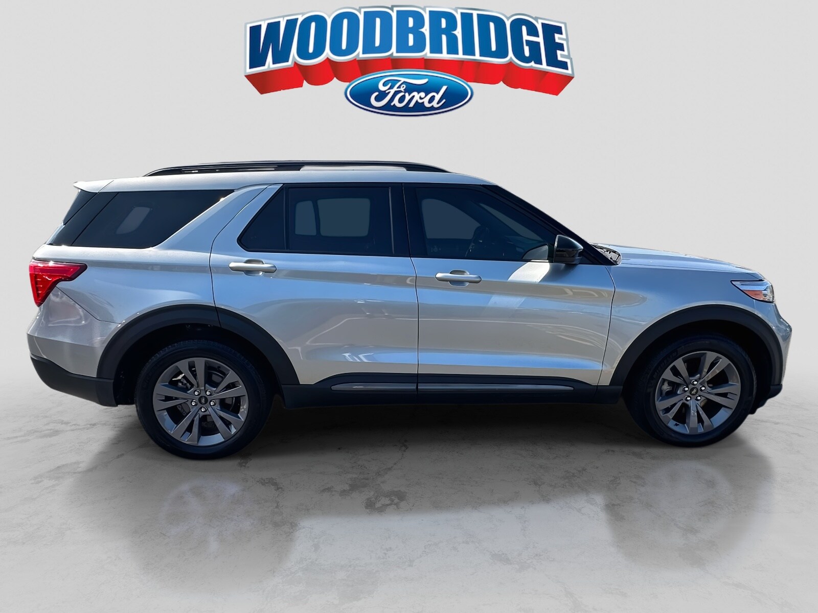 2022 Ford Explorer XLT Sport photo 2