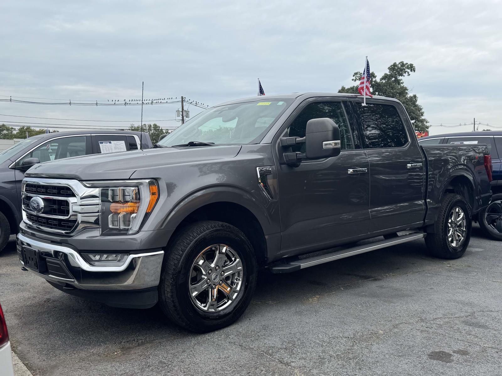 2022 Ford F-150 XLT photo 2