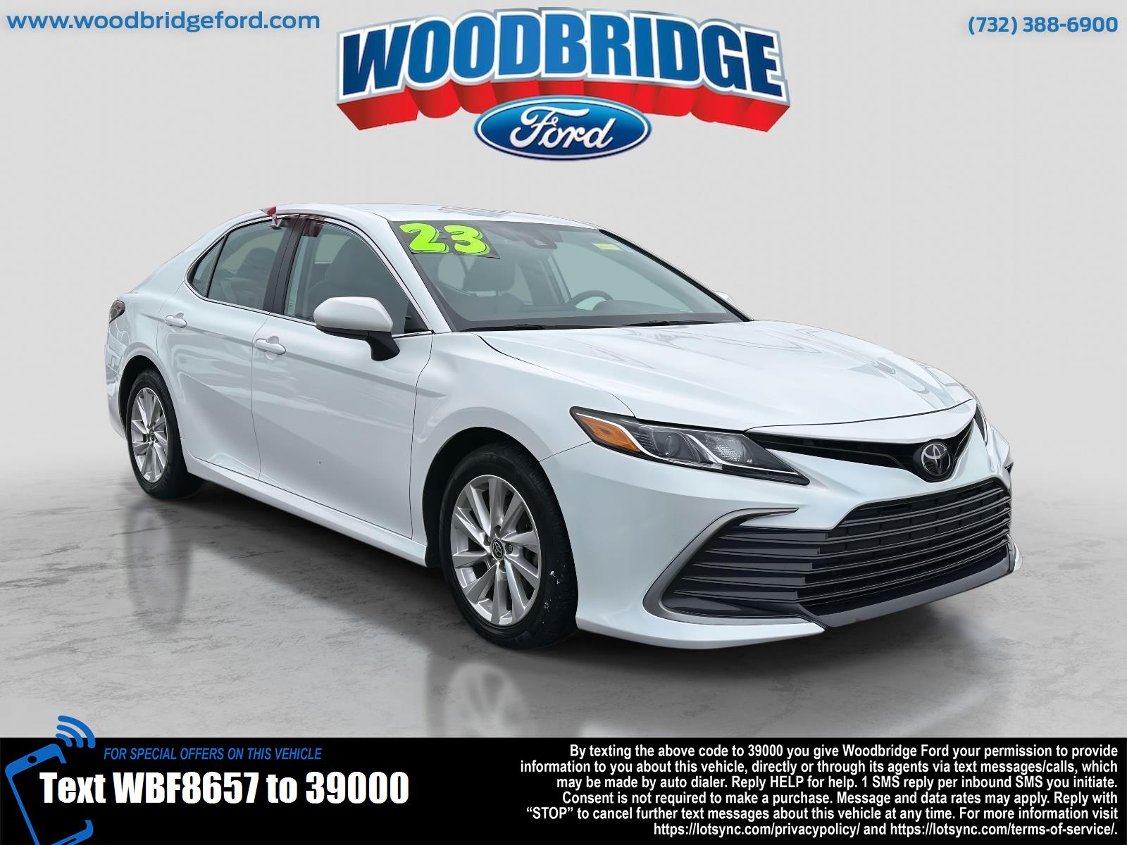 2023 Toyota Camry LE's photo