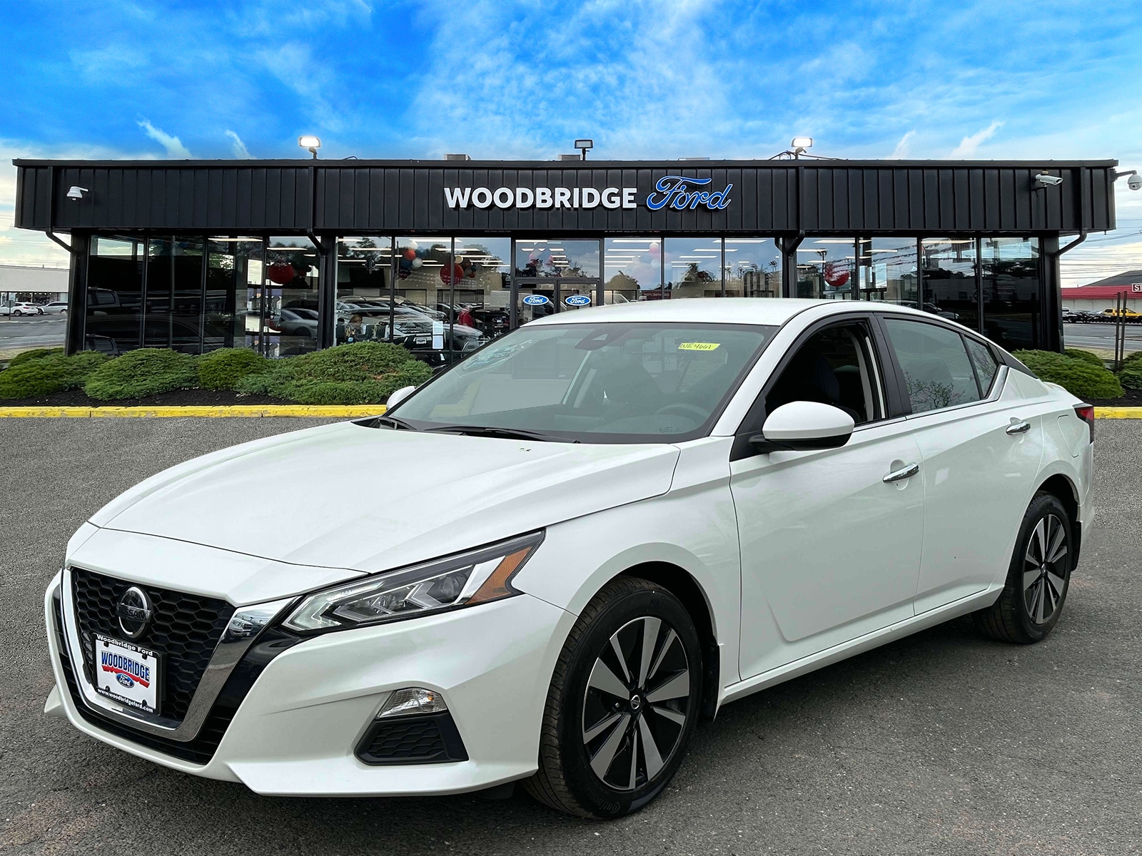 Used 2022 Nissan Altima SV with VIN 1N4BL4DW1NN359878 for sale in Iselin, NJ