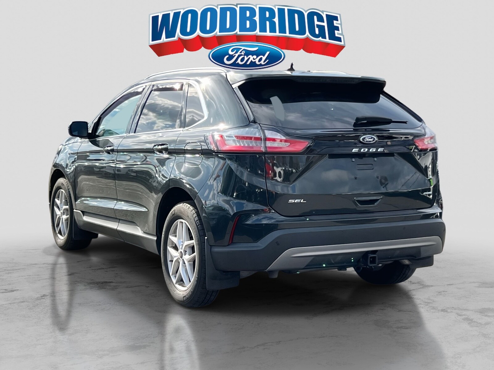2023 Ford Edge SEL photo 2
