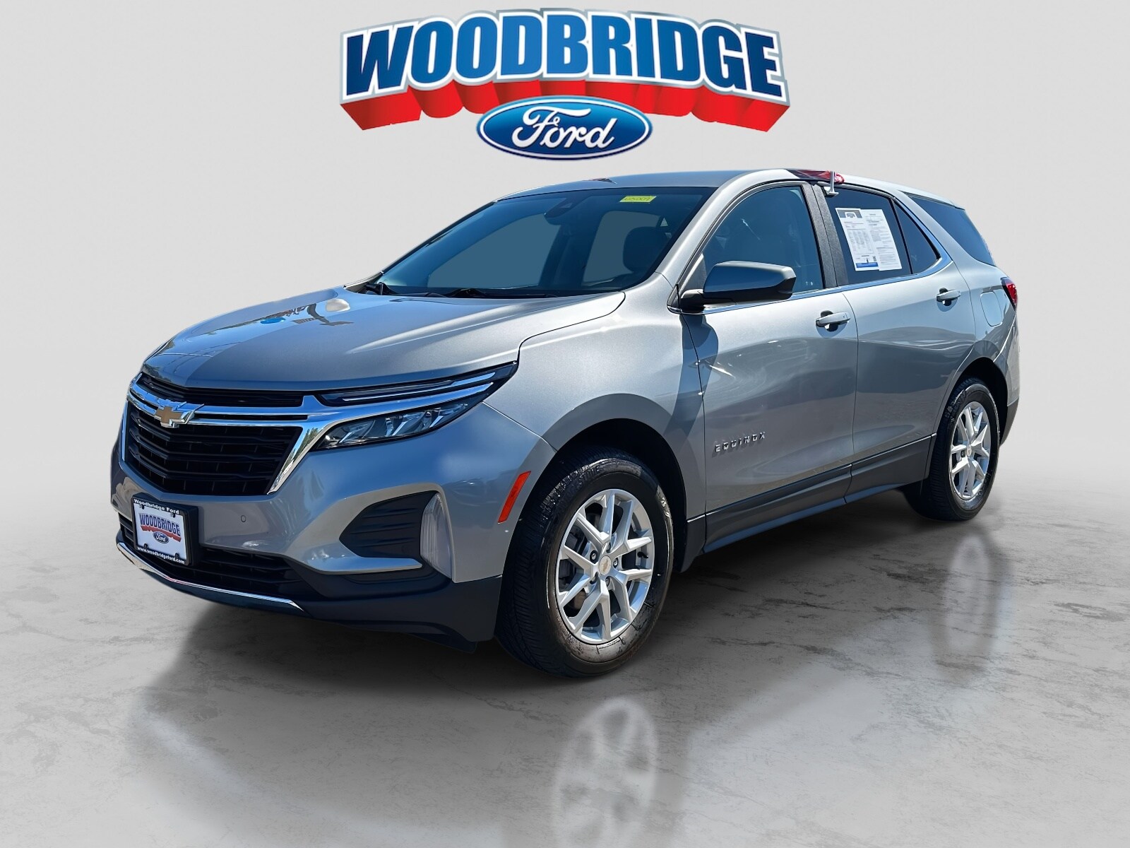 2023 Chevrolet Equinox LT photo 2