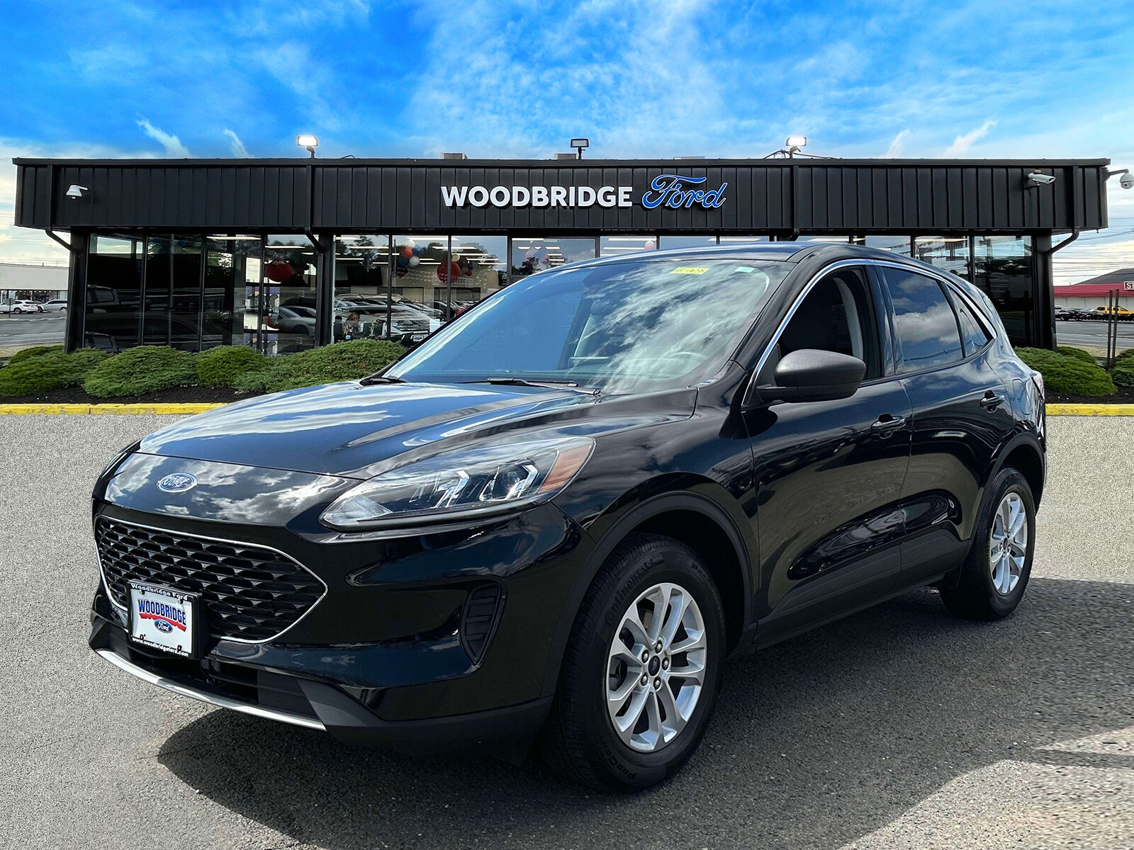 Used 2022 Ford Escape SE with VIN 1FMCU9G64NUA23230 for sale in Iselin, NJ