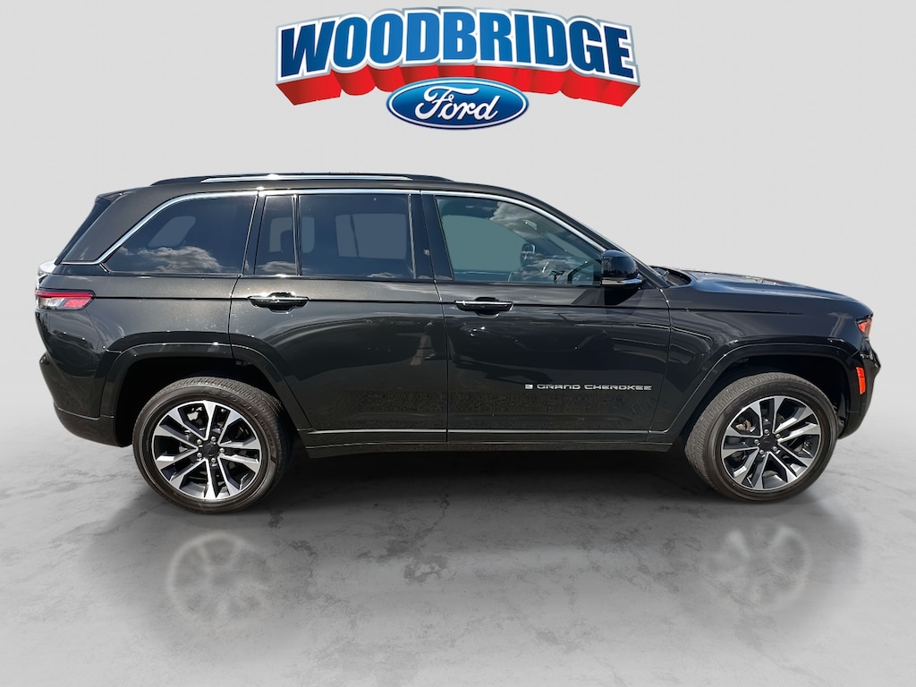Used 2023 Jeep Grand Cherokee Overland 4x4 Sport Utility