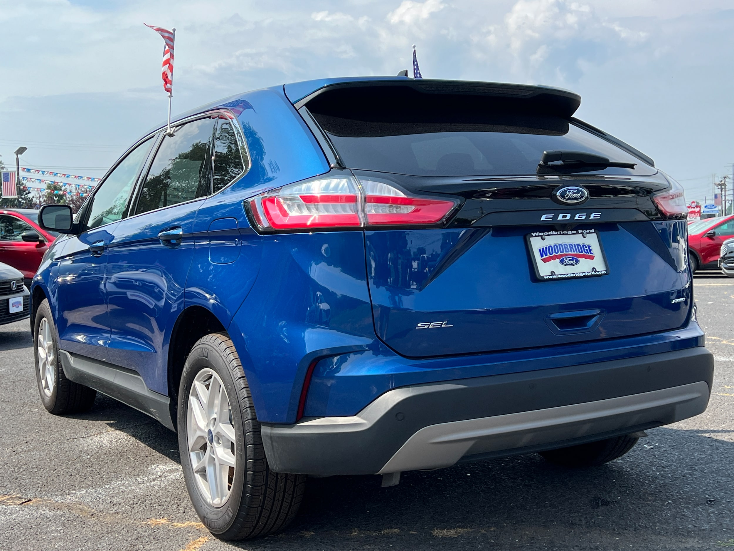 2024 Ford Edge SEL photo 2