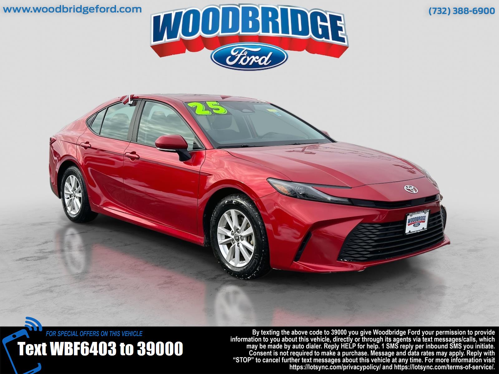 2025 Toyota Camry LE's photo