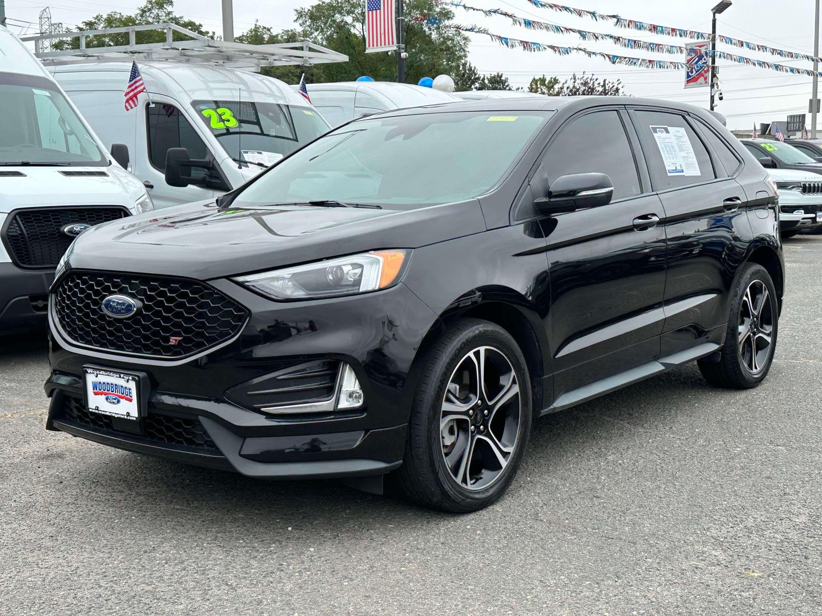 2023 Ford Edge ST photo 2
