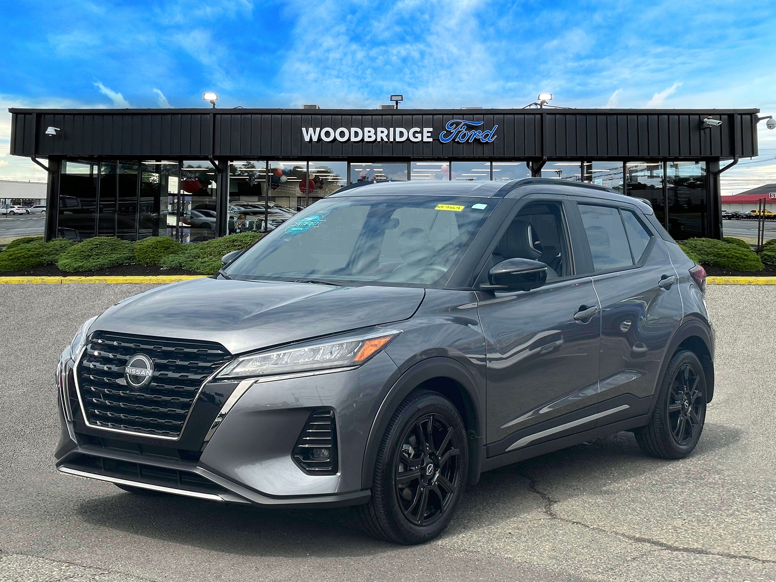 Used 2024 Nissan Kicks SR with VIN 3N1CP5DV1RL472156 for sale in Iselin, NJ