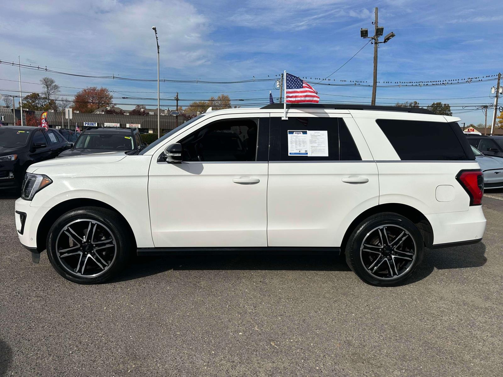 2021 Ford Expedition Limited photo 2