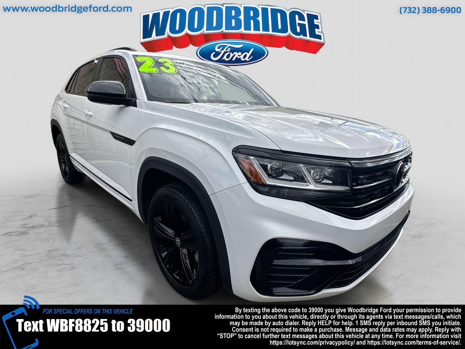 2023 Volkswagen Atlas Cross Sport SEL R-Line Black's photo