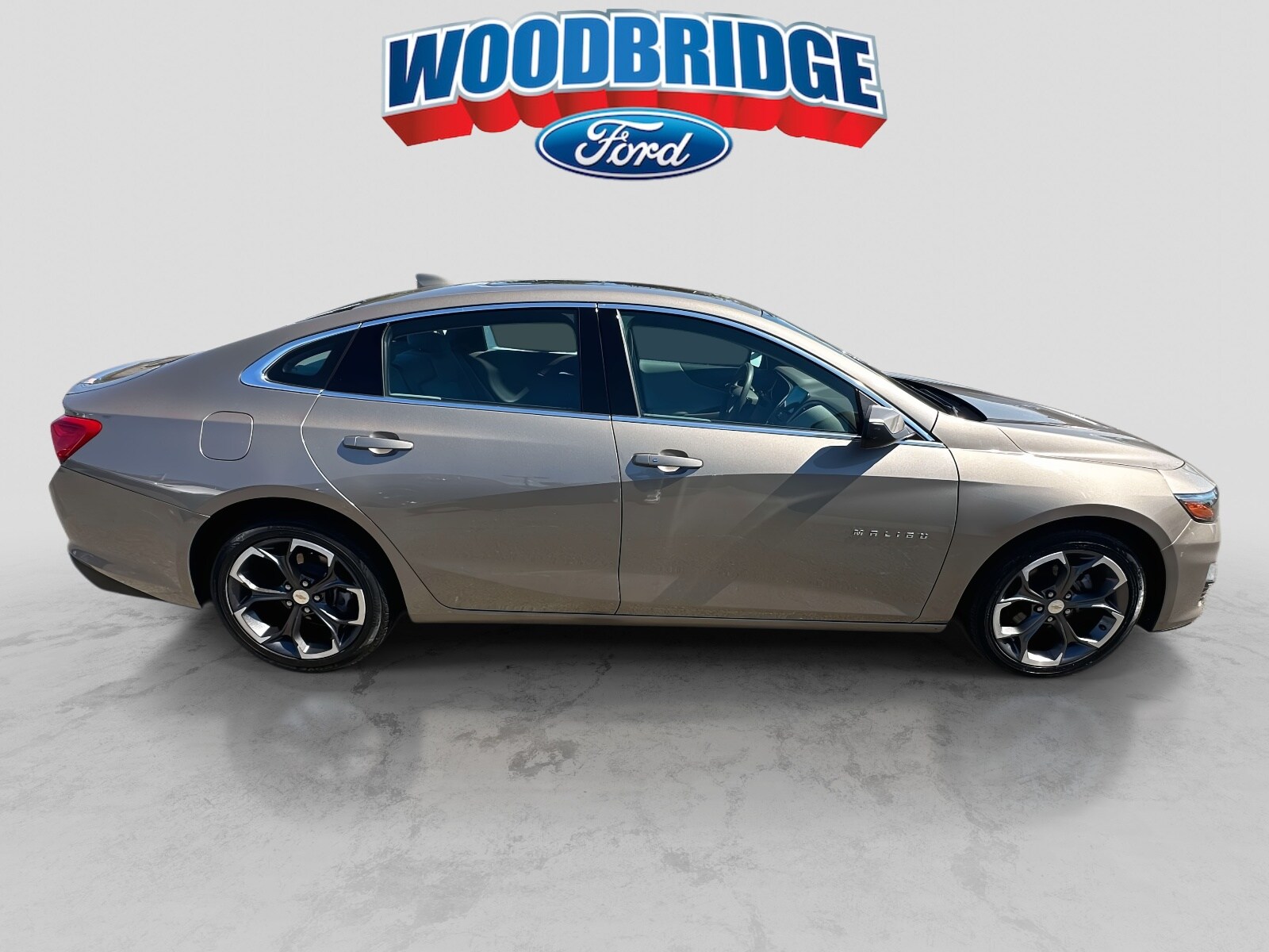 2023 Chevrolet Malibu 1LT photo 2