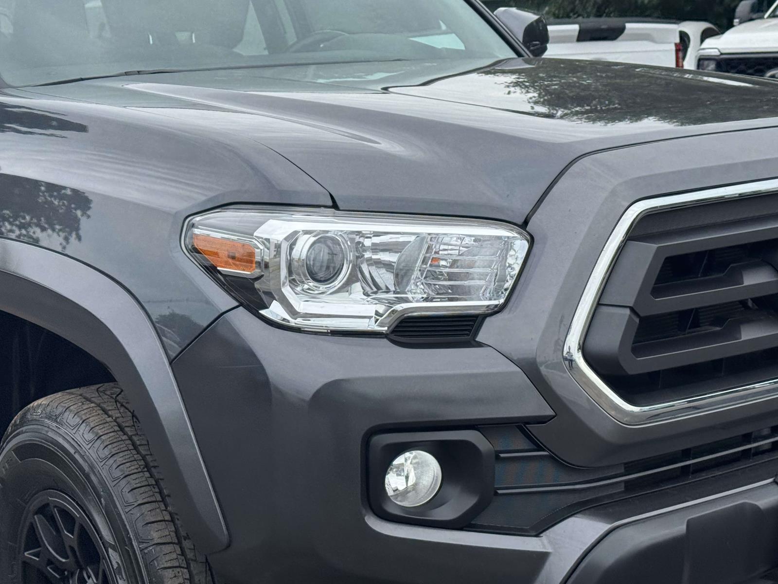 2022 Toyota Tacoma SR Double Cab V6 photo 3