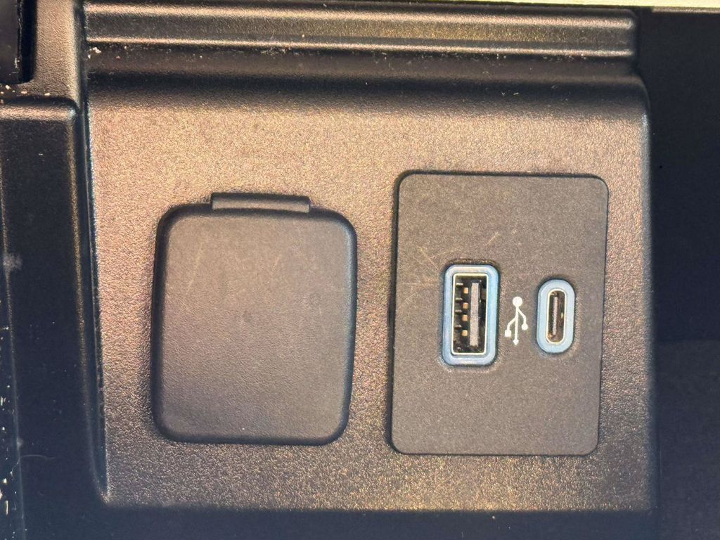 2022 Ford Explorer XLT - Photo 15